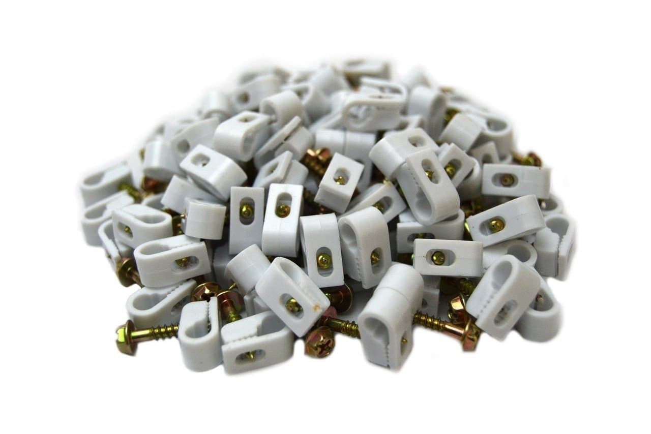 Best Connections 100 pcs Single White Mounting Flex Clips w/Strain Relief Screw RG6 RG59