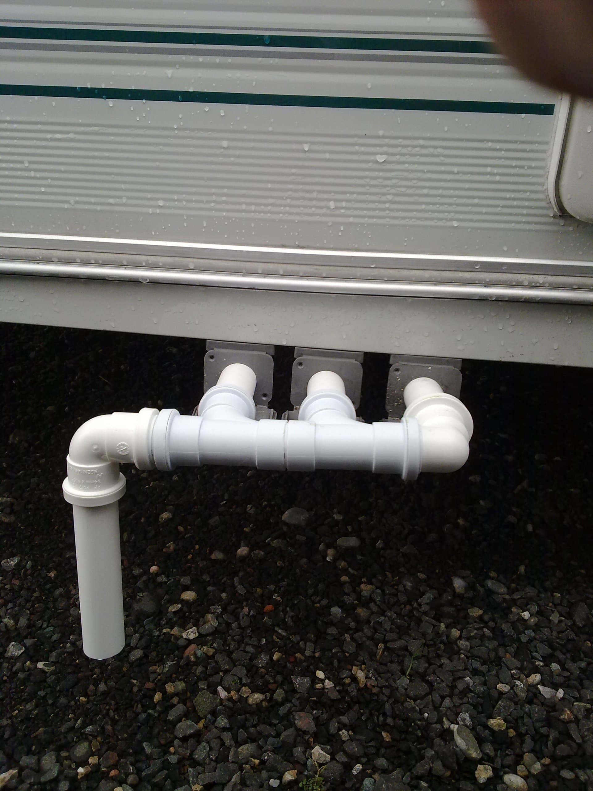 TRIPLE DRAIN FOR CARAVAN WASTE