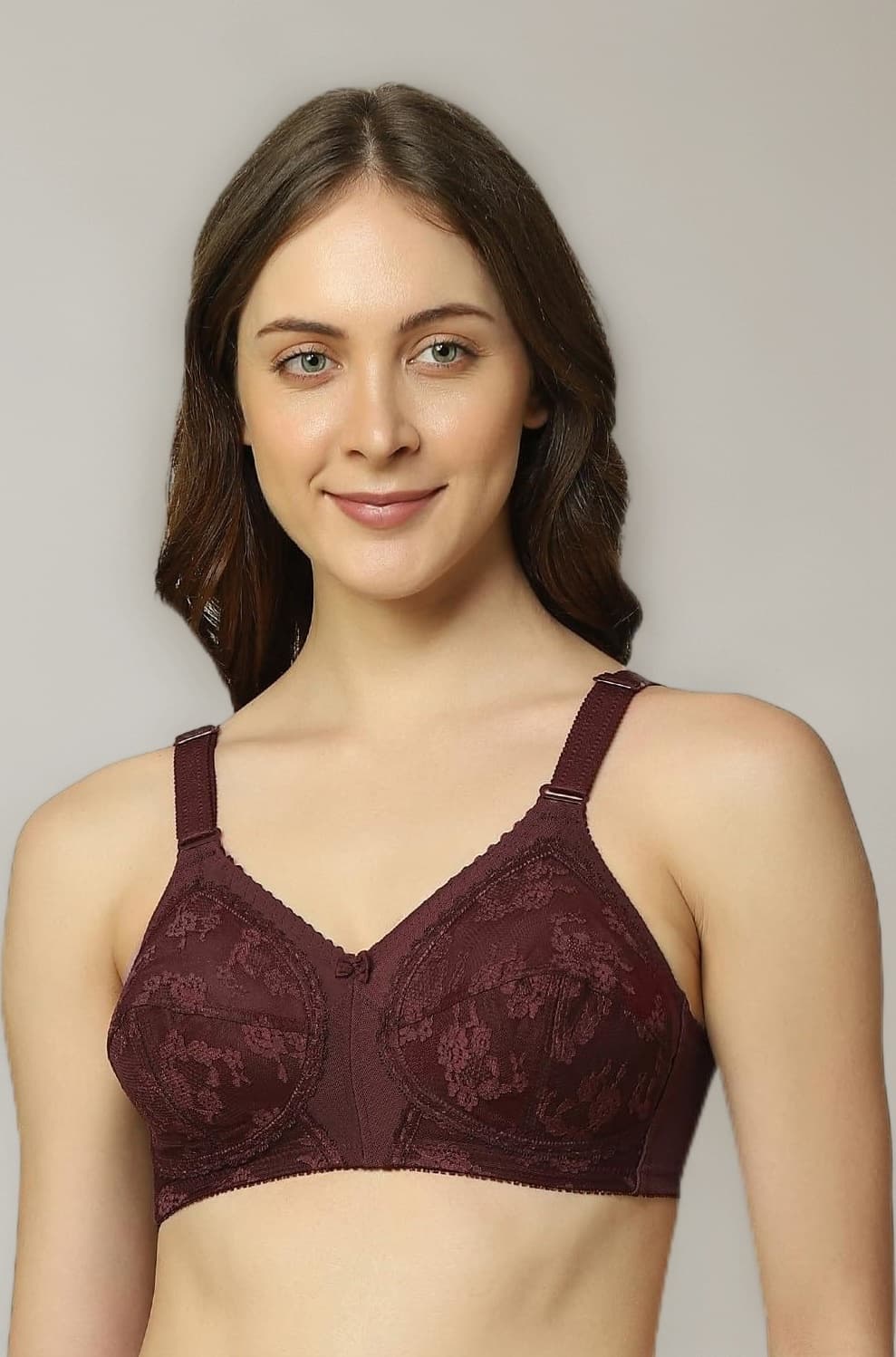 Triumph Doreen Bra For Women | Non Wired Non Padded Wireless Bra | Full Coverage Raschel Lace Lingerie | Classic High Center Bridge Support | Wide Straps Big Cup Bra for Larger Busts | Pack Of 1